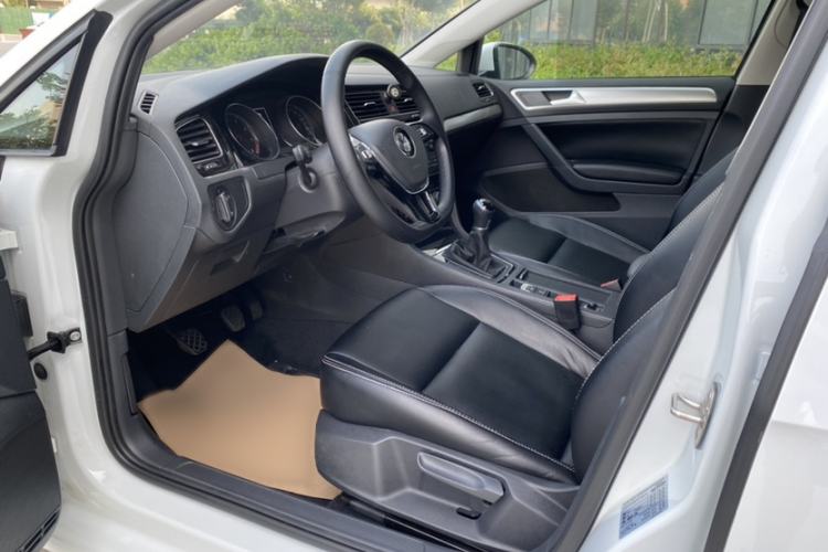 Used Volkswagen Golf 2019 1.6L Manual Fashion Edition China V Standard Interior 3
