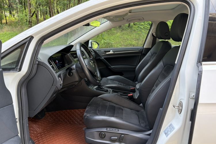 Used Volkswagen Golf 2019 280TSI DSG Luxury Version China VI Standard Interior 3
