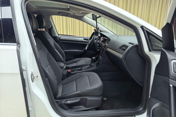 Used Volkswagen Golf 2019 1.6L Automatic Comfort Model China V Standard Interior 3