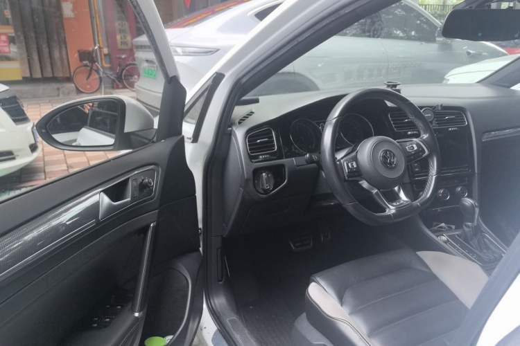 Used Volkswagen Golf 2019 280TSI DSG R-Line Model China V Standard Interior 3