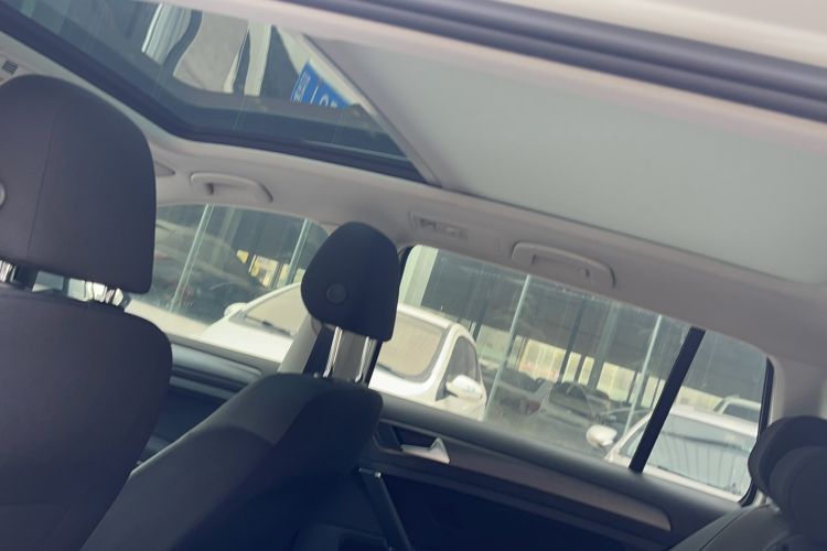 Used Volkswagen Golf 2019 1.8TSI Travel Edition Interior 3