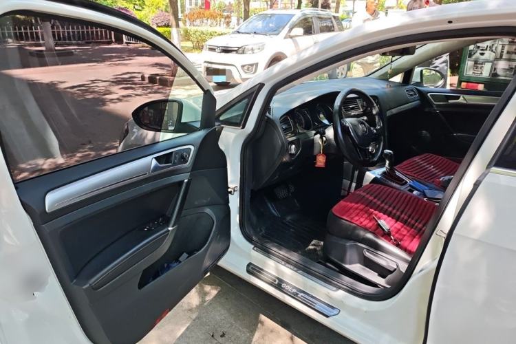 Used Volkswagen Golf 2019 280TSI DSG Comfort Version China VI Standard Interior 3