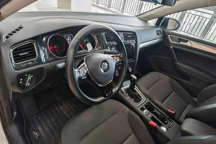 Used Volkswagen Golf 2019 280TSI DSG Comfort Version China V Standard Interior 3