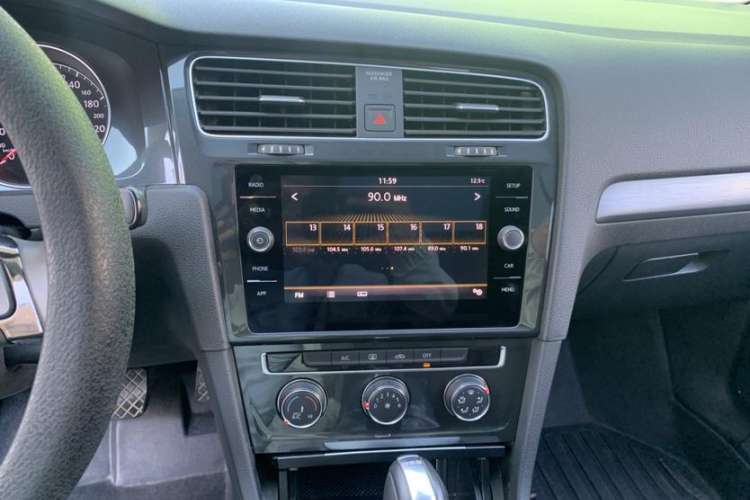 Used Volkswagen Golf 2019 1.8TSI Travel Edition Interior 3