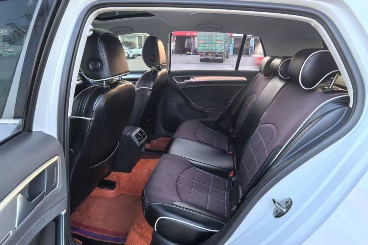 Used Volkswagen Golf 2019 200TSI DSG Comfort Version China VI Standard Interior 3