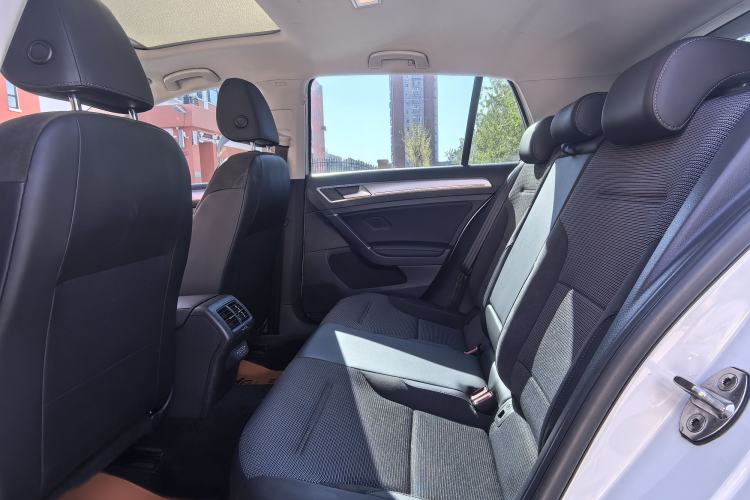 Used Volkswagen Golf 2019 280TSI DSG Comfort Version China VI Standard Interior 3