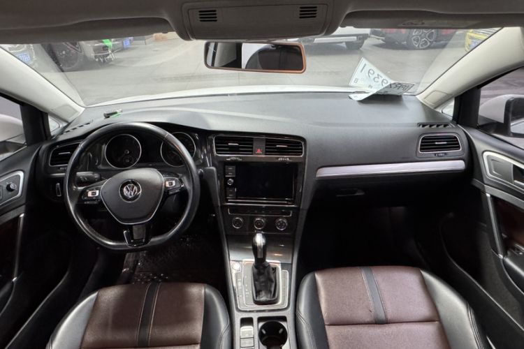 Used Volkswagen Golf 2019 200TSI DSG Comfort & Ambition Edition China VI Standard Interior 3