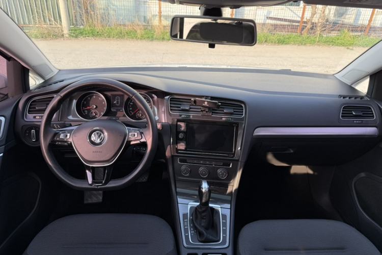 Used Volkswagen Golf 2019 280TSI DSG Comfort Version China V Standard Interior 4