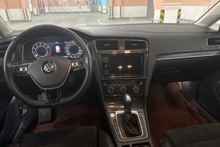 Used Volkswagen Golf 2019 280TSI DSG Luxury Version China VI Standard Interior 4