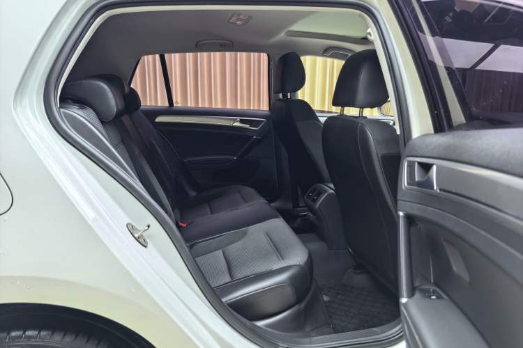 Used Volkswagen Golf 2019 1.6L Automatic Comfort Model China V Standard Interior 4