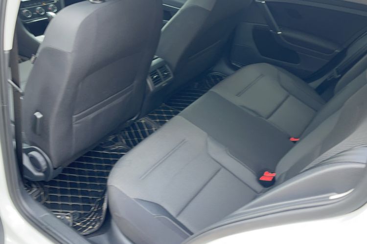 Used Volkswagen Golf 2019 1.8TSI Travel Edition Interior 4