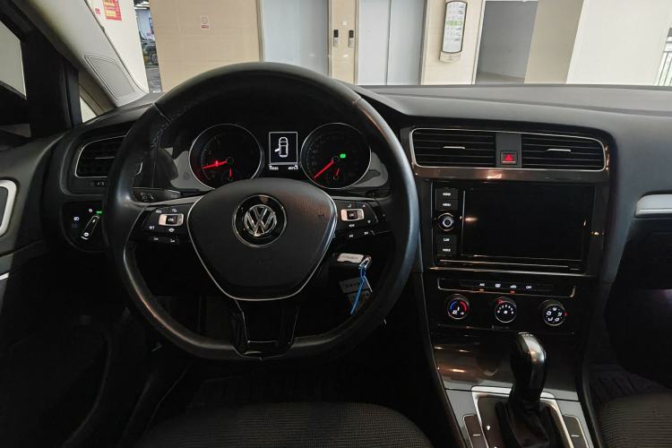 Used Volkswagen Golf 2019 280TSI DSG Comfort Version China V Standard Interior 4
