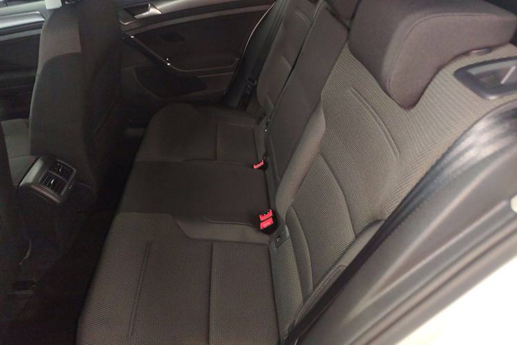 Used Volkswagen Golf 2019 1.8TSI Travel Edition Interior 4