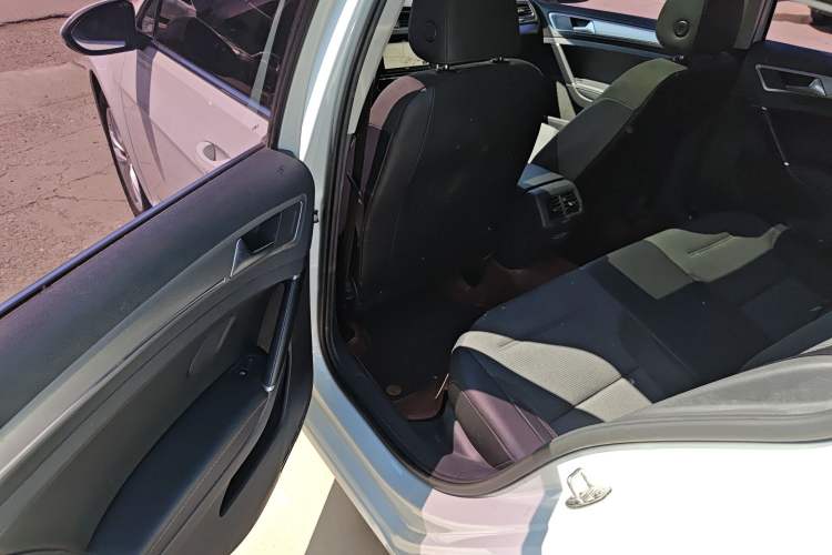 Used Volkswagen Golf 2019 280TSI DSG Comfort Version China VI Standard Interior 6