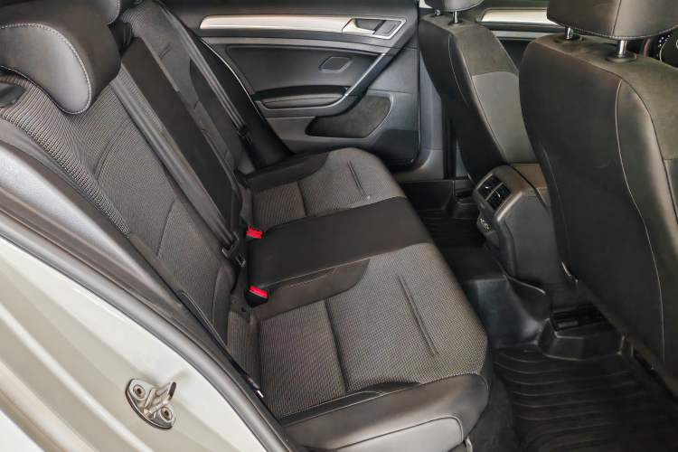 Used Volkswagen Golf 2019 280TSI DSG Comfort Version China V Standard Interior 8