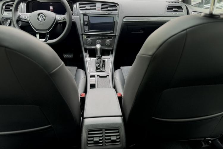 Used Volkswagen Golf 2019 280TSI DSG Luxury Version China VI Standard Interior 9
