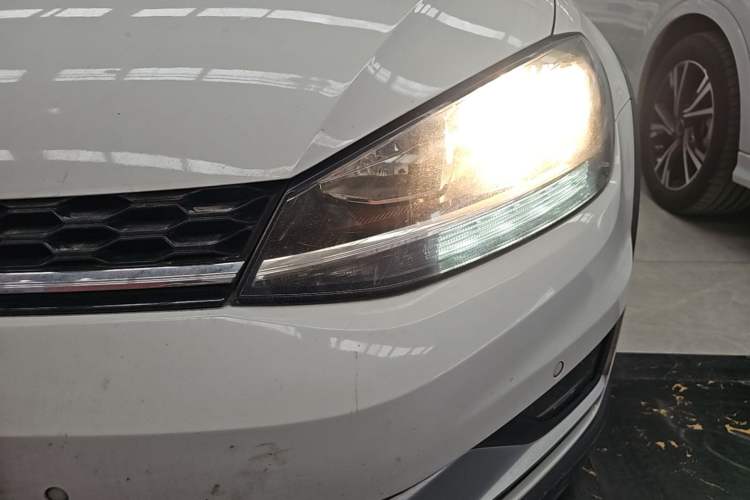 Used Volkswagen Golf 2019 1.8TSI Travel Edition Left Front Headlight