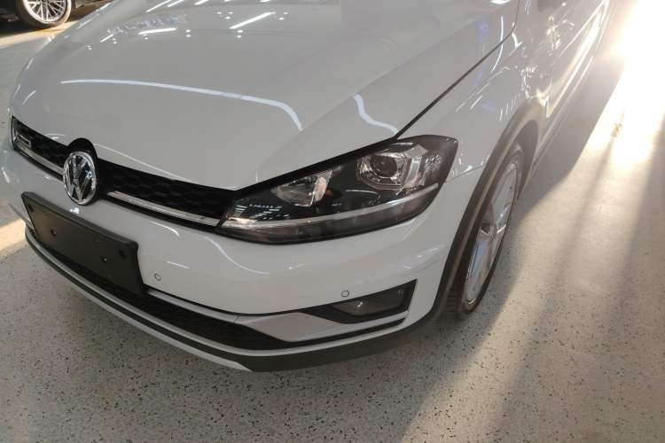 Used Volkswagen Golf 2019 1.8TSI Travel Edition Left Front Headlight