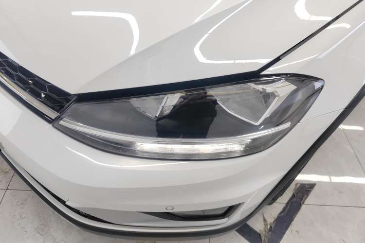 Used Volkswagen Golf 2019 1.8TSI Travel Edition Left Front Headlight