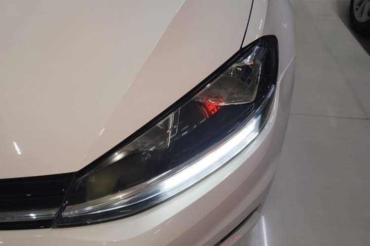 Used Volkswagen Golf 2019 200TSI DSG Comfort & Ambition Edition China VI Standard Left Front Headlight