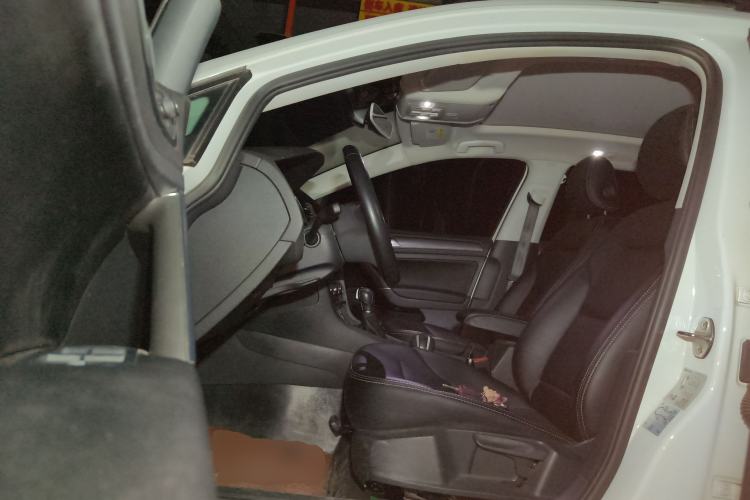 Used Volkswagen Golf 2019 1.8TSI Travel Edition Left Front Seat