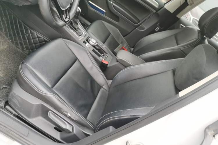 Used Volkswagen Golf 2019 200TSI DSG Comfort & Ambition Edition China VI Standard Left Front Seat
