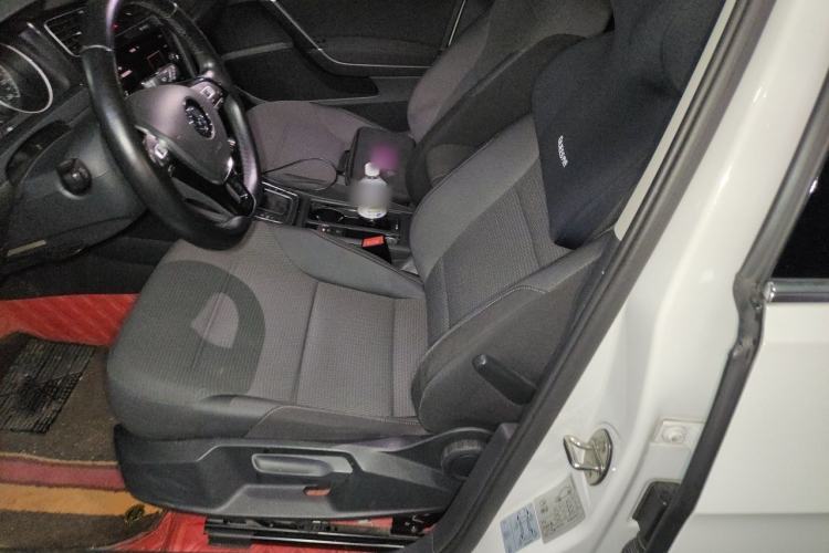 Used Volkswagen Golf 2019 1.8TSI Travel Edition Left Front Seat