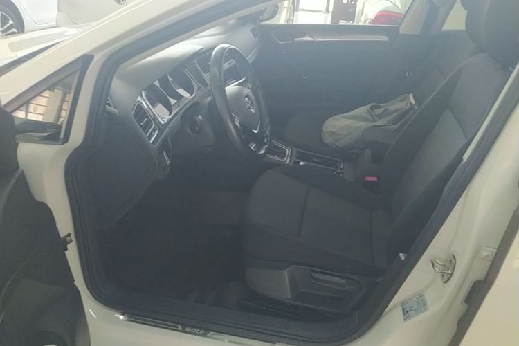 Used Volkswagen Golf 2019 200TSI DSG Comfort & Ambition Edition China VI Standard Left Front Seat