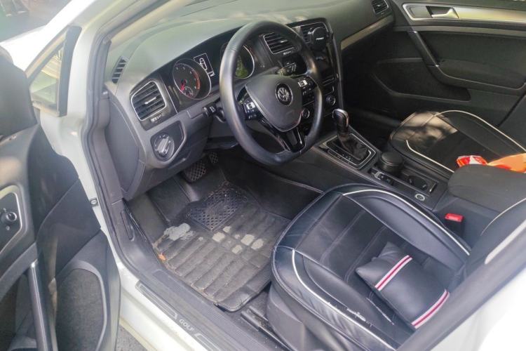 Used Volkswagen Golf 2019 200TSI DSG Comfort & Ambition Edition China VI Standard Left Front Seat