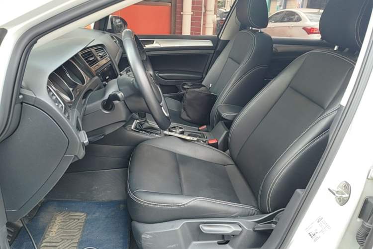 Used Volkswagen Golf 2019 200TSI DSG Comfort & Ambition Edition China VI Standard Left Front Seat