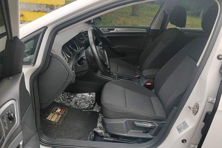 Used Volkswagen Golf 2019 200TSI DSG Comfort & Ambition Edition China VI Standard Left Front Seat