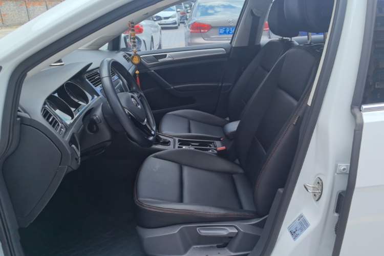 Used Volkswagen Golf 2019 200TSI DSG Comfort & Ambition Edition China VI Standard Left Front Seat