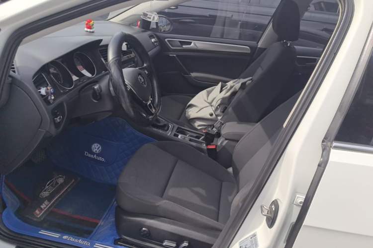 Used Volkswagen Golf 2019 200TSI DSG Comfort & Ambition Edition China VI Standard Left Front Seat