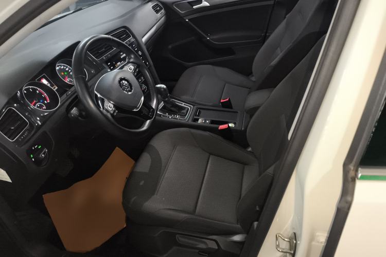Used Volkswagen Golf 2019 1.8TSI Travel Edition Left Front Seat