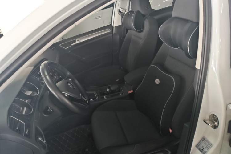 Used Volkswagen Golf 2019 200TSI DSG Comfort & Ambition Edition China VI Standard Left Front Seat