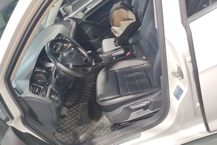 Used Volkswagen Golf 2019 200TSI DSG Comfort & Ambition Edition China VI Standard Left Front Seat
