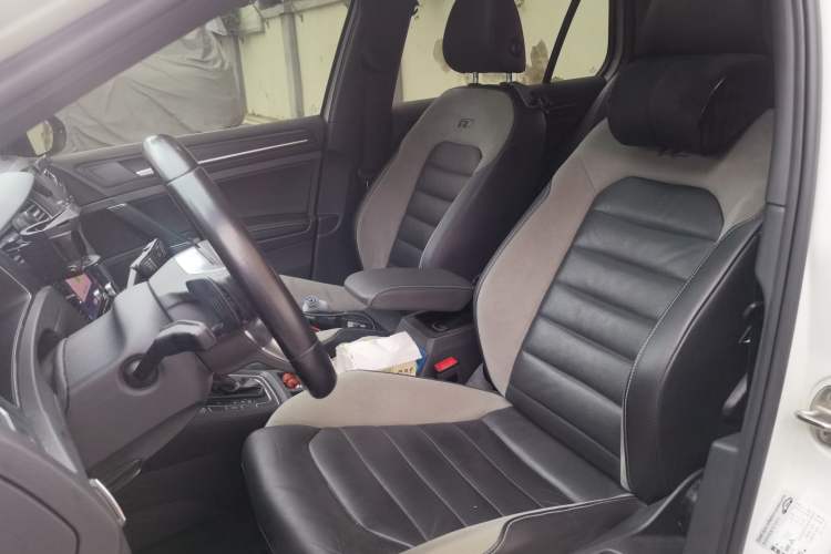 Used Volkswagen Golf 2019 280TSI DSG R-Line China VI Standard Left Front Seat