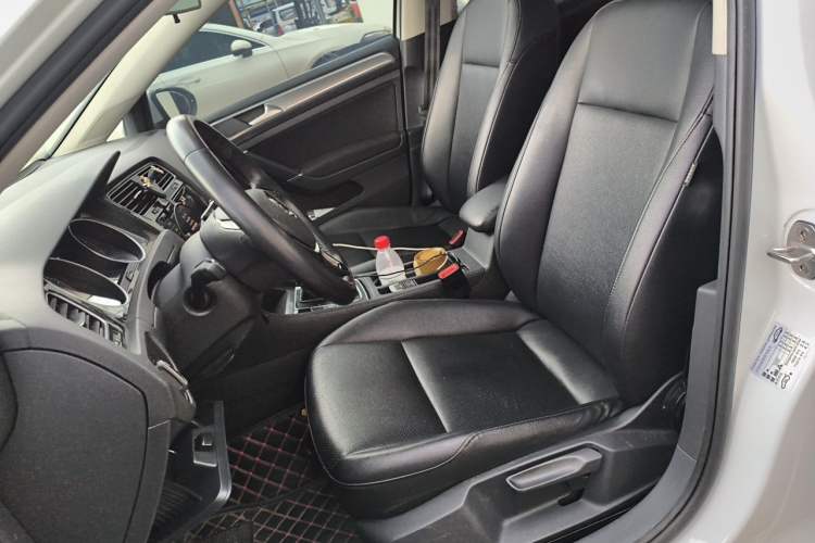 Used Volkswagen Golf 2019 200TSI DSG Comfort & Ambition Edition China VI Standard Left Front Seat