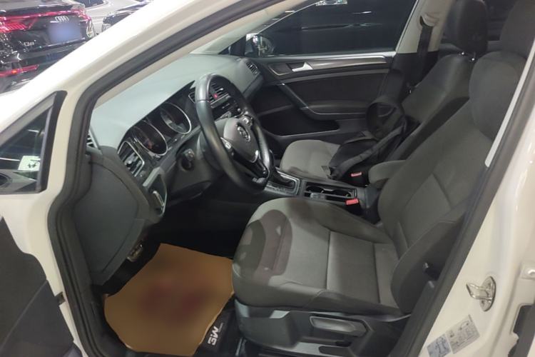 Used Volkswagen Golf 2019 1.8TSI Travel Edition Left Front Seat