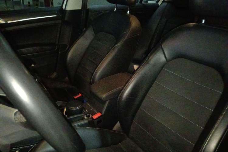 Used Volkswagen Golf 2019 280TSI DSG Luxury Version China VI Standard Left Front Seat
