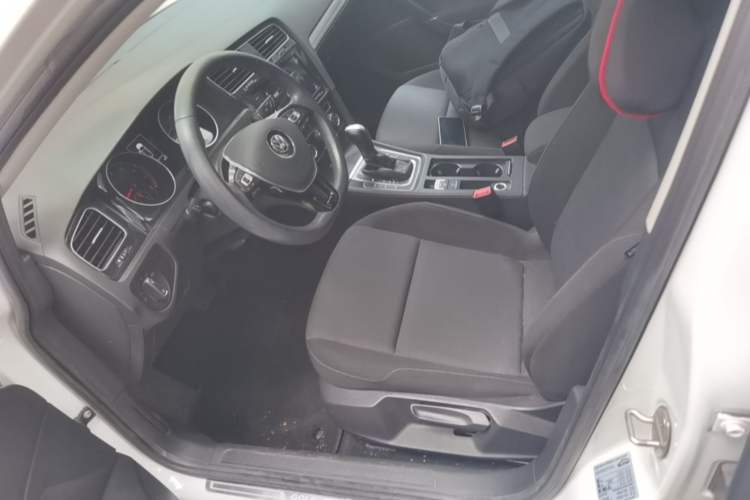 Used Volkswagen Golf 2019 200TSI DSG Comfort & Ambition Edition China VI Standard Left Front Seat