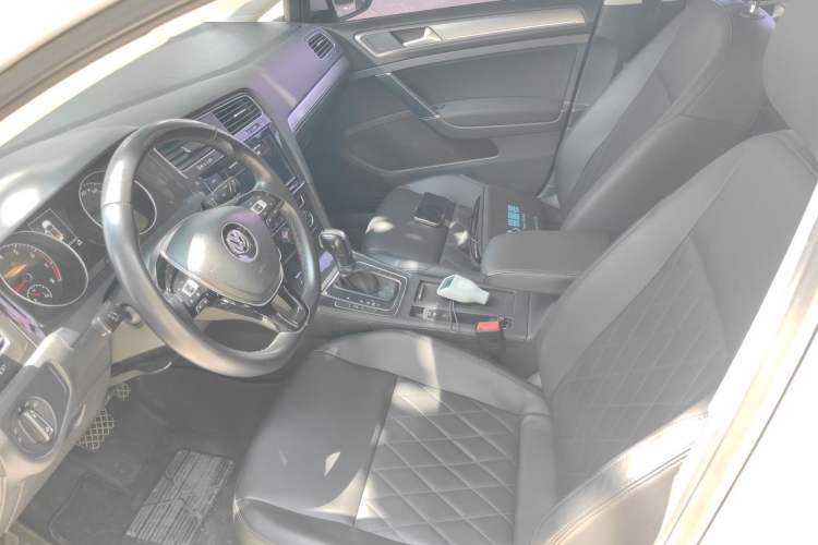 Used Volkswagen Golf  Left Front Seat