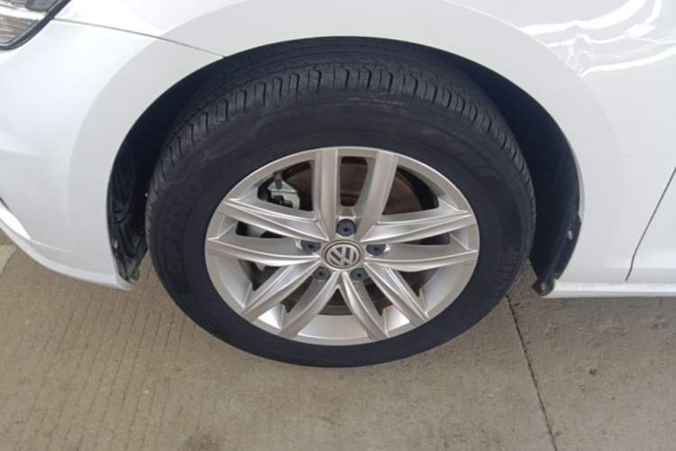 Used Volkswagen Golf 2019 280TSI DSG Comfort Version China V Standard Left Front Wheel Hub