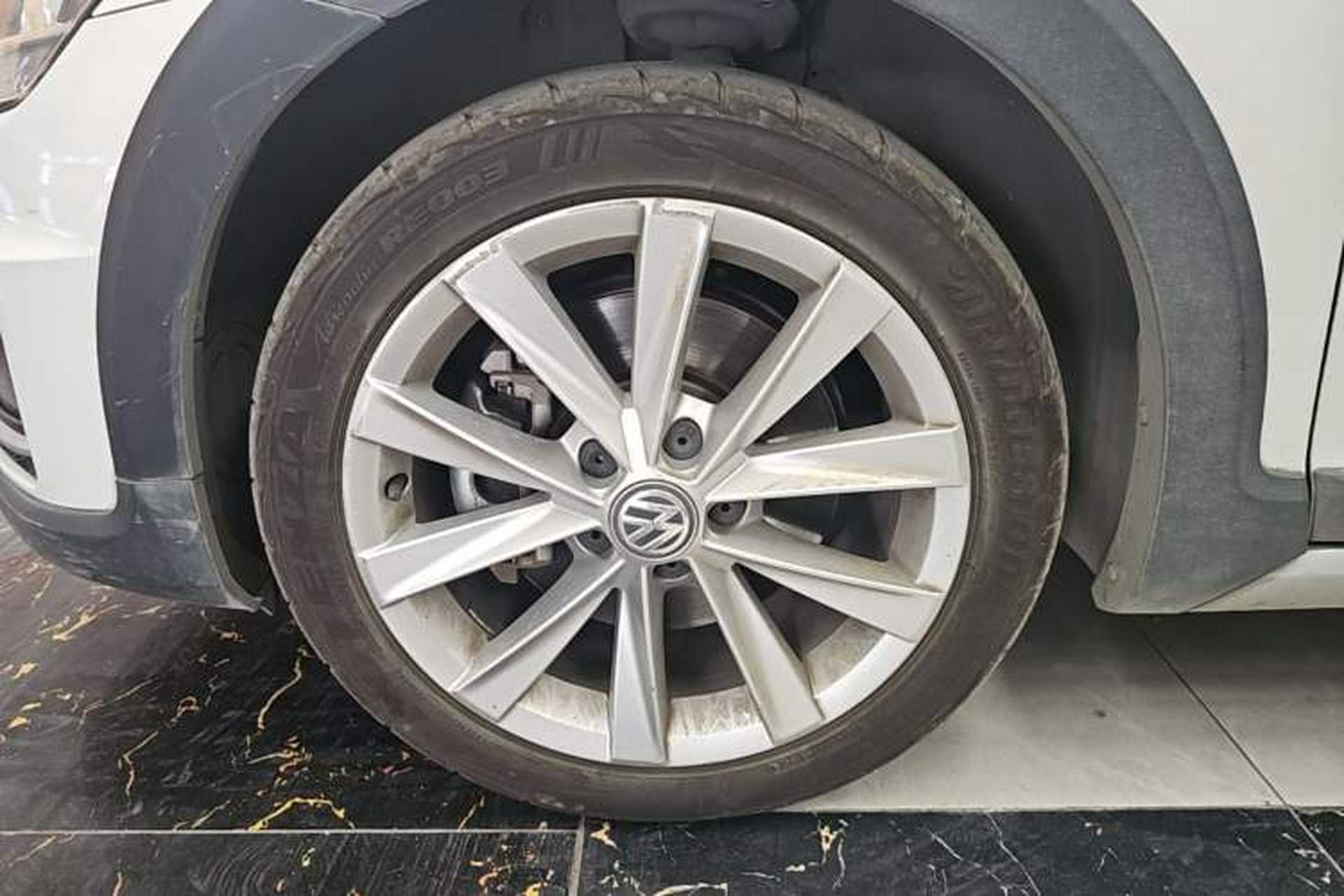 Used Volkswagen Golf 2019 1.8TSI Travel Edition Left Front Wheel Hub