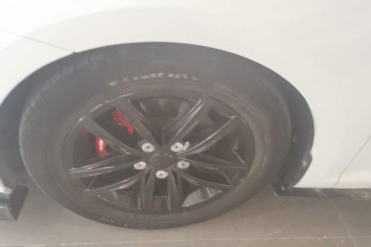 Used Volkswagen Golf 2019 280TSI DSG Comfort Version China V Standard Left Front Wheel Hub