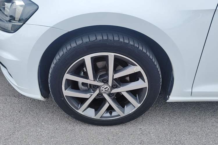 Used Volkswagen Golf 2019 280TSI DSG Luxury Version China V Standard Left Front Wheel Hub