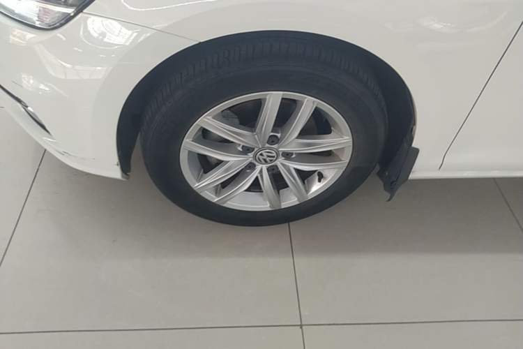 Used Volkswagen Golf 2019 200TSI DSG Comfort & Ambition Edition China VI Standard Left Front Wheel Hub