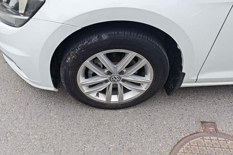 Used Volkswagen Golf 2019 280TSI DSG Comfort Version China V Standard Left Front Wheel Hub
