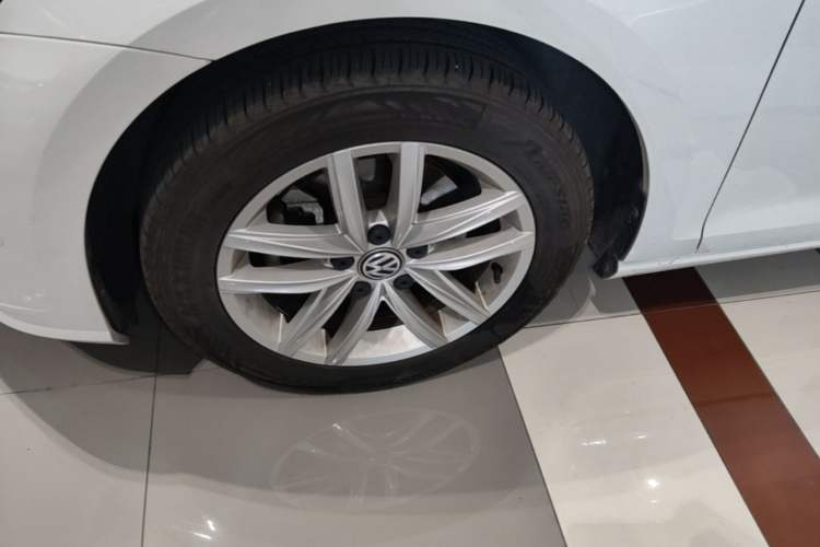 Used Volkswagen Golf 2019 200TSI DSG Comfort & Ambition Edition China VI Standard Left Front Wheel Hub