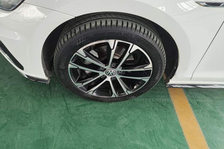 Used Volkswagen Golf 2019 280TSI DSG R-Line China VI Standard Left Front Wheel Hub